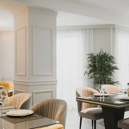 Hotel Divine Park