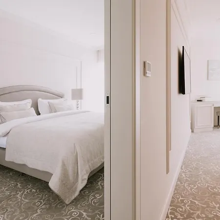 Hotel Divine Park 4*
