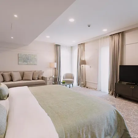 Divine Park Hotel 4*