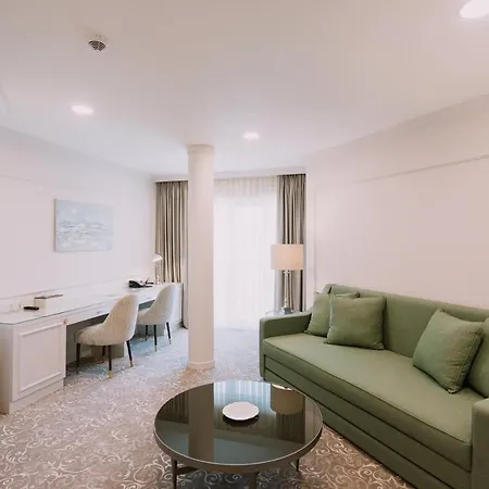 Hotel Divine Park 4*